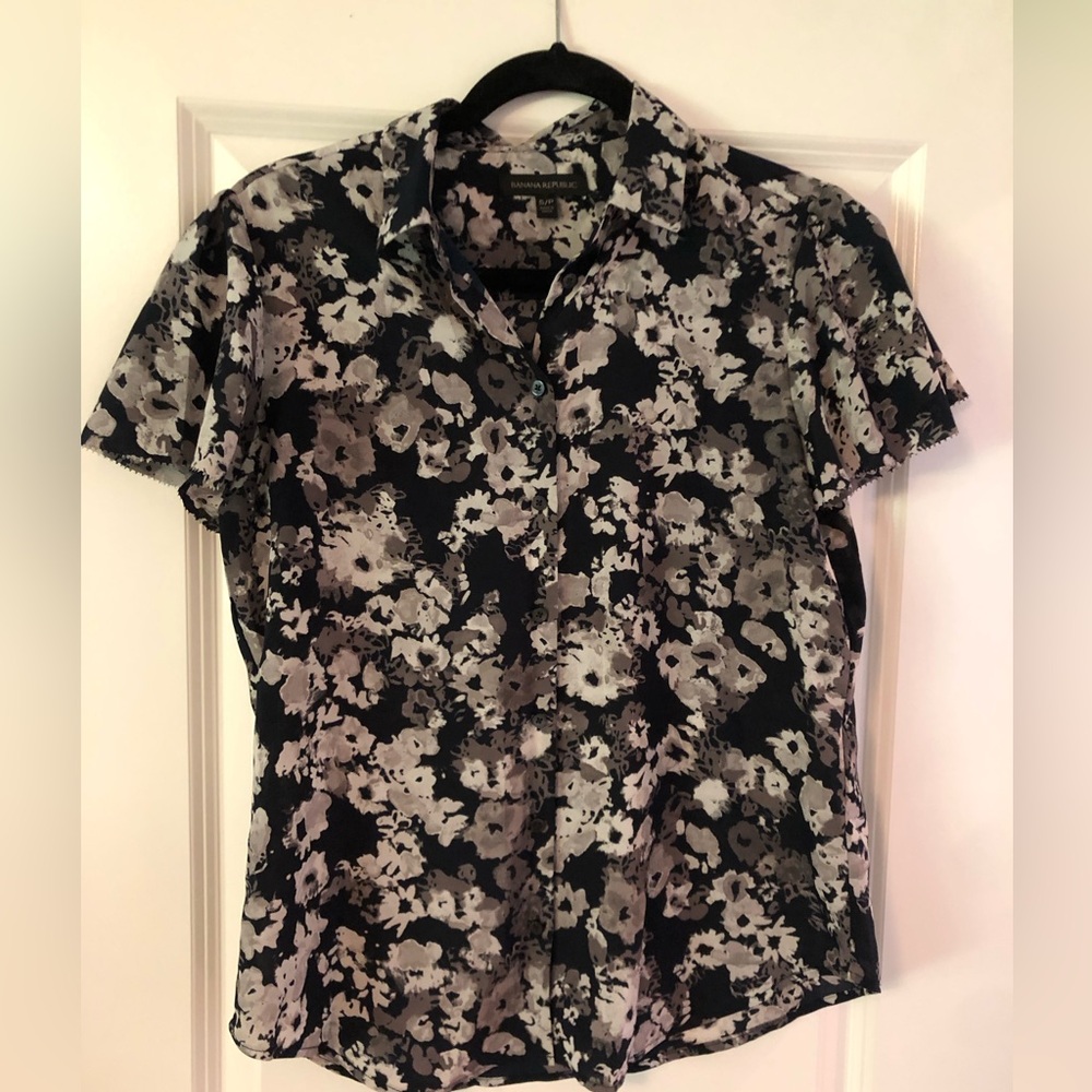 Size small banana republic blouse